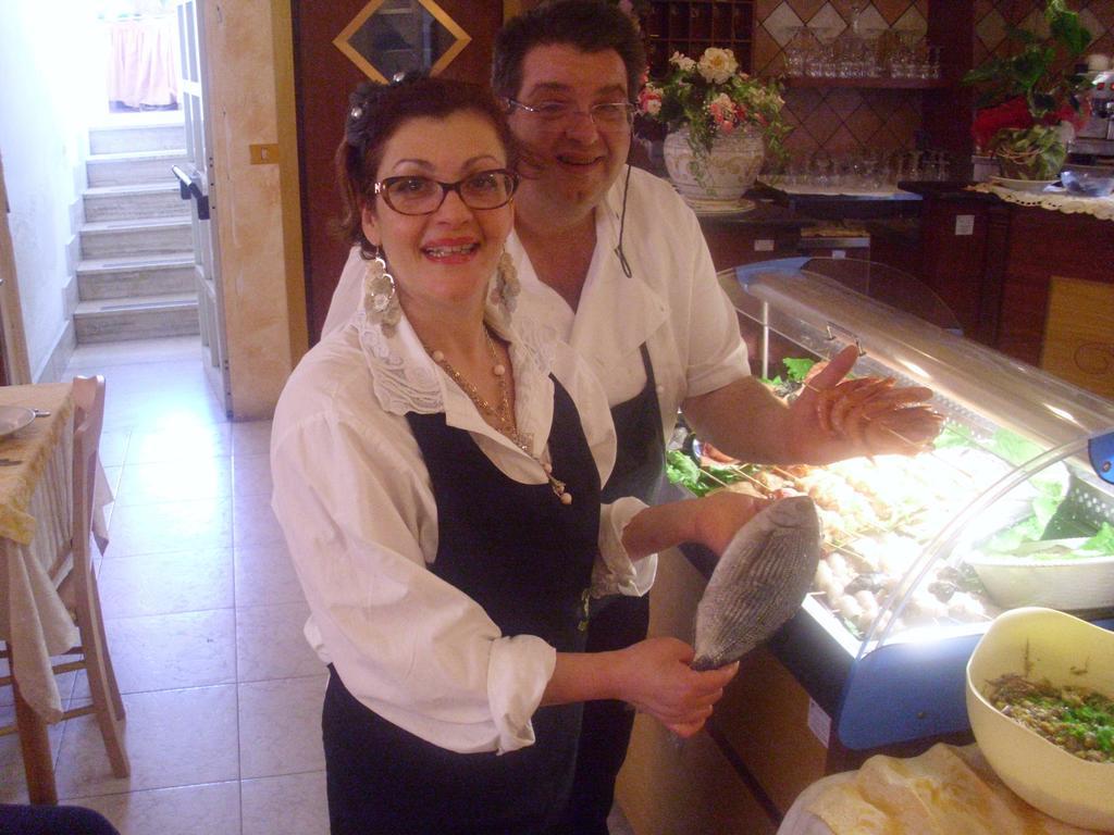Pensione S. Antonio Ristorante Silvia Furci Siculo Exterior photo