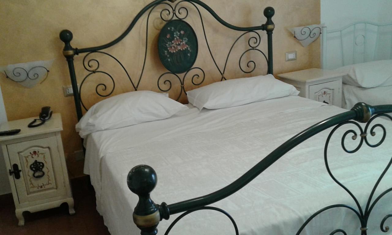 Pensione S. Antonio Ristorante Silvia Furci Siculo Exterior photo